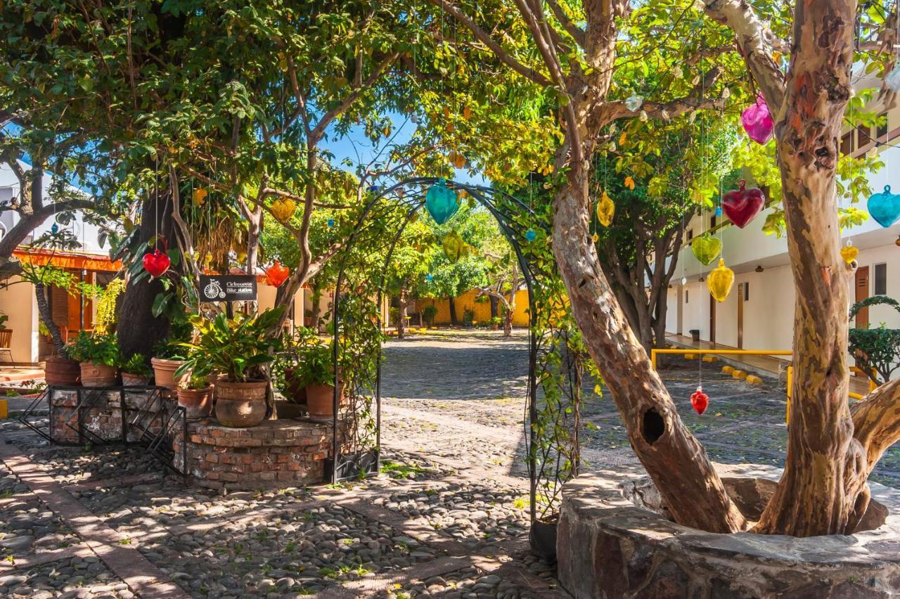 Hotel Isabel Guadalajara Exteriör bild